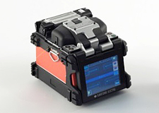 コア直視型光ファイバ融着接続機　TYPE-81C